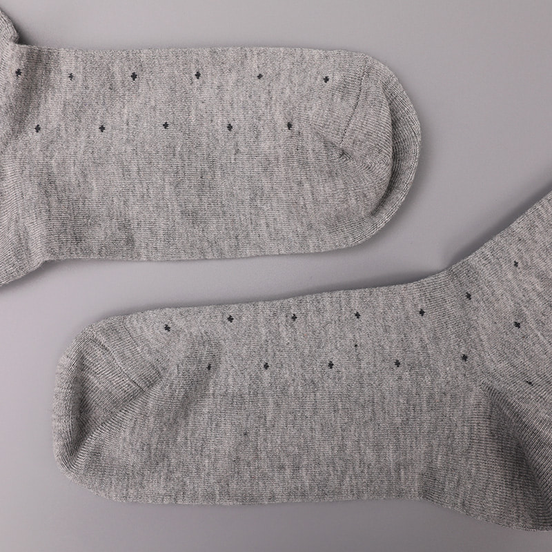 Myk spunnet silke nylon innpakket ammoniakk, usynlig diamantformet liten prikk jacquard håndsydde vintertykke herresokker WSD2851