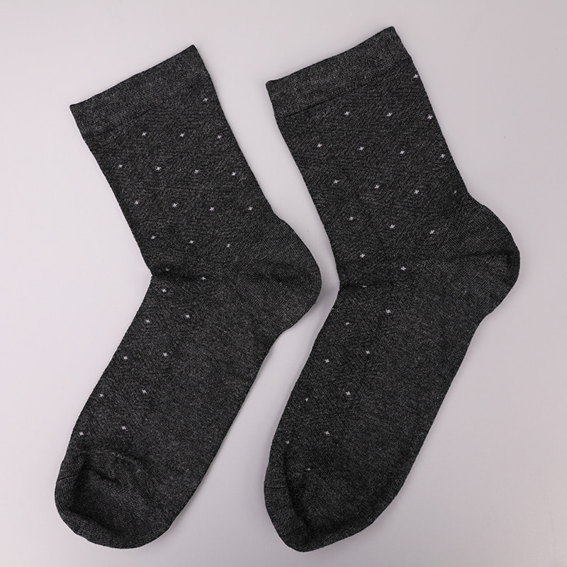 Myk spunnet silke nylon innpakket ammoniakk, usynlig diamantformet liten prikk jacquard håndsydde vintertykke herresokker WSD2851