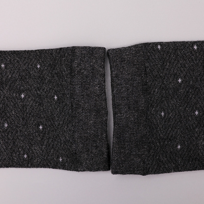 Myk spunnet silke nylon innpakket ammoniakk, usynlig diamantformet liten prikk jacquard håndsydde vintertykke herresokker WSD2851
