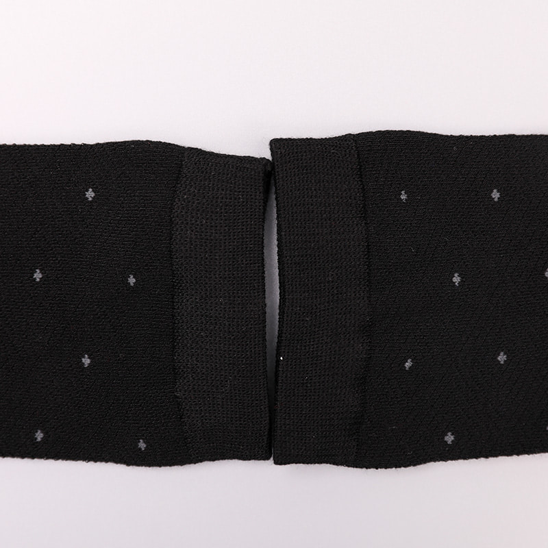 Myk spunnet silke nylon innpakket ammoniakk, usynlig diamantformet liten prikk jacquard håndsydde vintertykke herresokker WSD2851