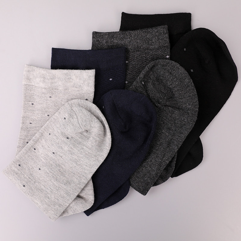Myk spunnet silke nylon innpakket ammoniakk, usynlig diamantformet liten prikk jacquard håndsydde vintertykke herresokker WSD2851